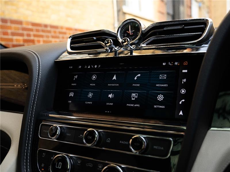 2024 Bentley Bentayga V8 Azure EWB First Edition