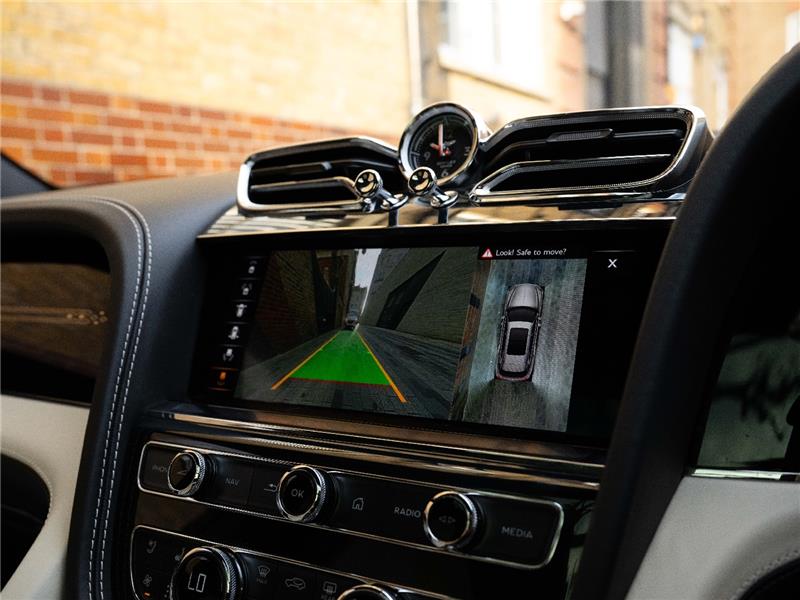 2024 Bentley Bentayga V8 Azure EWB First Edition