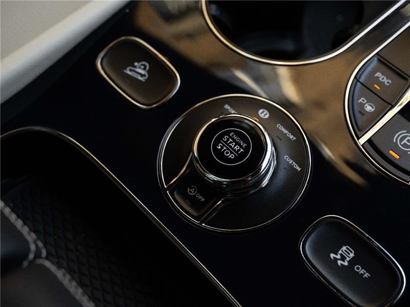 2024 Bentley Bentayga V8 Azure EWB First Edition