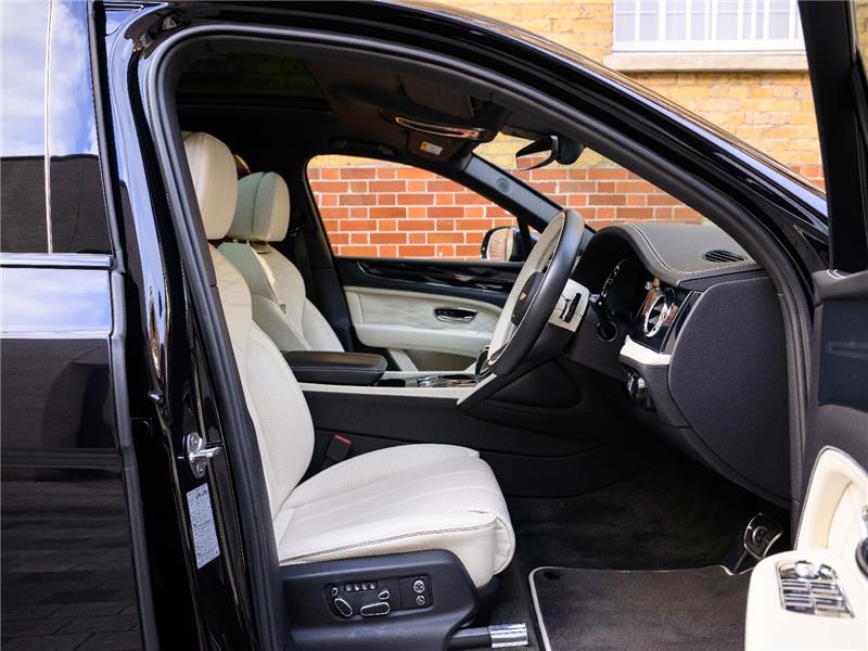 2024 Bentley Bentayga V8 Azure EWB First Edition