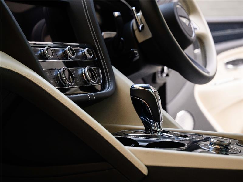 2024 Bentley Bentayga V8 Azure EWB First Edition