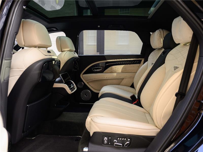 2024 Bentley Bentayga V8 Azure EWB First Edition