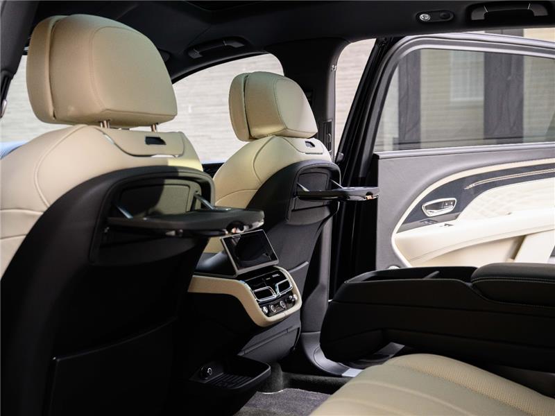 2024 Bentley Bentayga V8 Azure EWB First Edition