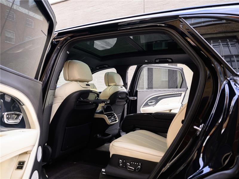 2024 Bentley Bentayga V8 Azure EWB First Edition