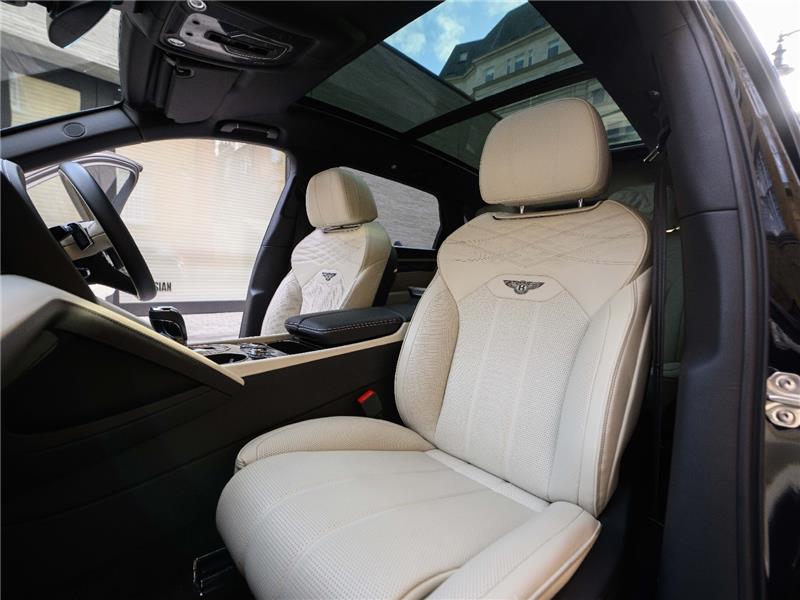 2024 Bentley Bentayga V8 Azure EWB First Edition