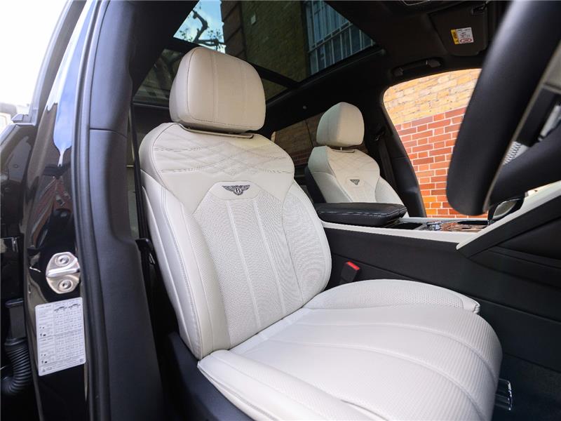 2024 Bentley Bentayga V8 Azure EWB First Edition