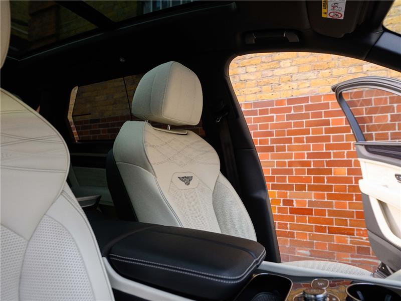 2024 Bentley Bentayga V8 Azure EWB First Edition