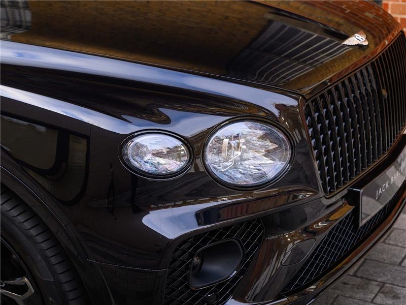 2024 Bentley Bentayga V8 Azure EWB First Edition