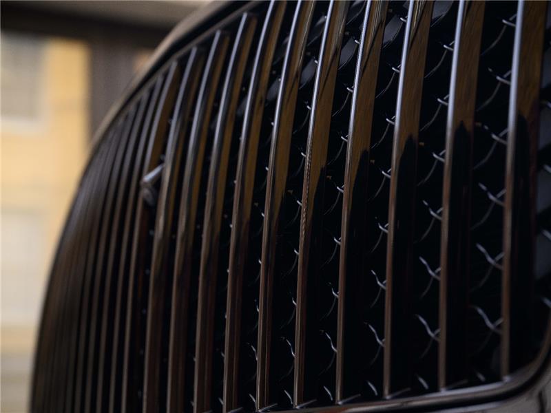 2024 Bentley Bentayga V8 Azure EWB First Edition