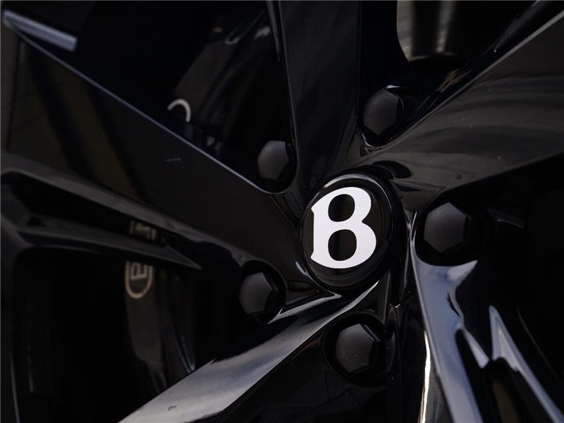 2024 Bentley Bentayga V8 Azure EWB First Edition