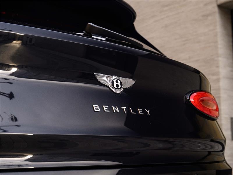 2024 Bentley Bentayga V8 Azure EWB First Edition