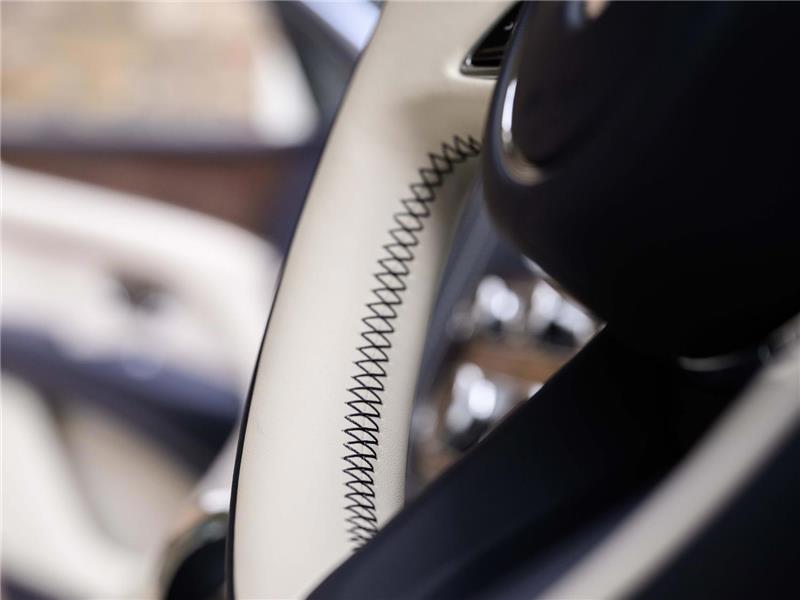 2025 Bentley Bentayga 4.0 V8 Azure EWB LWB