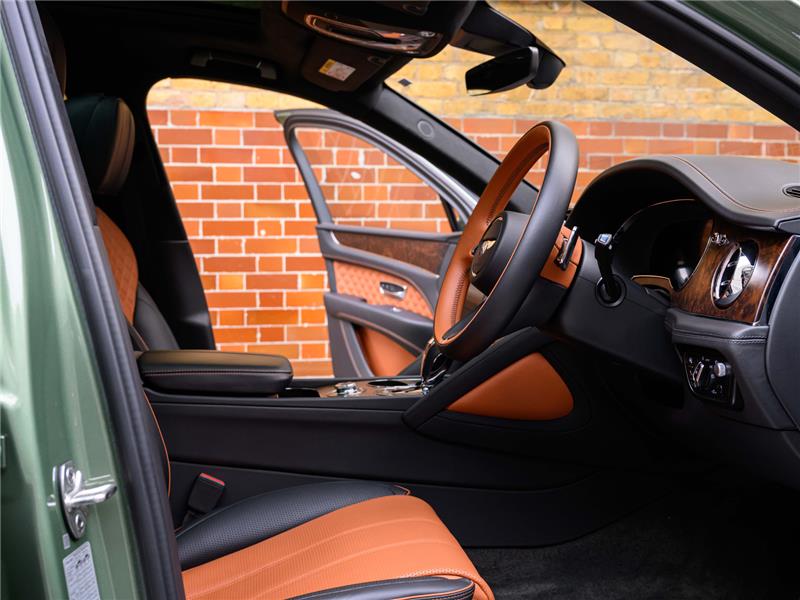 2023 Bentley Bentayga V8 Azure