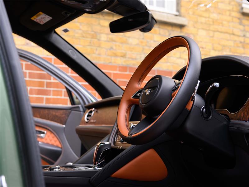 2023 Bentley Bentayga V8 Azure