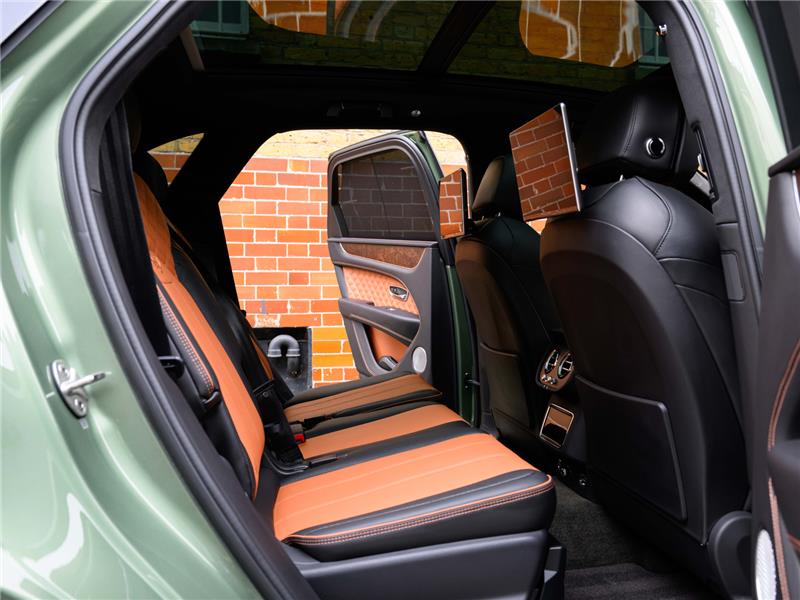 2023 Bentley Bentayga V8 Azure