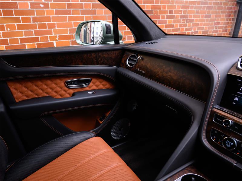 2023 Bentley Bentayga V8 Azure