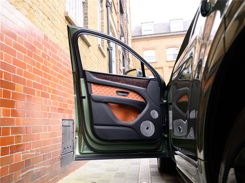 2023 Bentley Bentayga V8 Azure