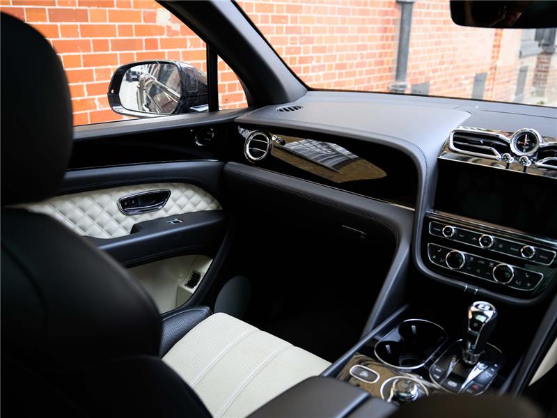 2021 Bentley Bentayga Hybrid