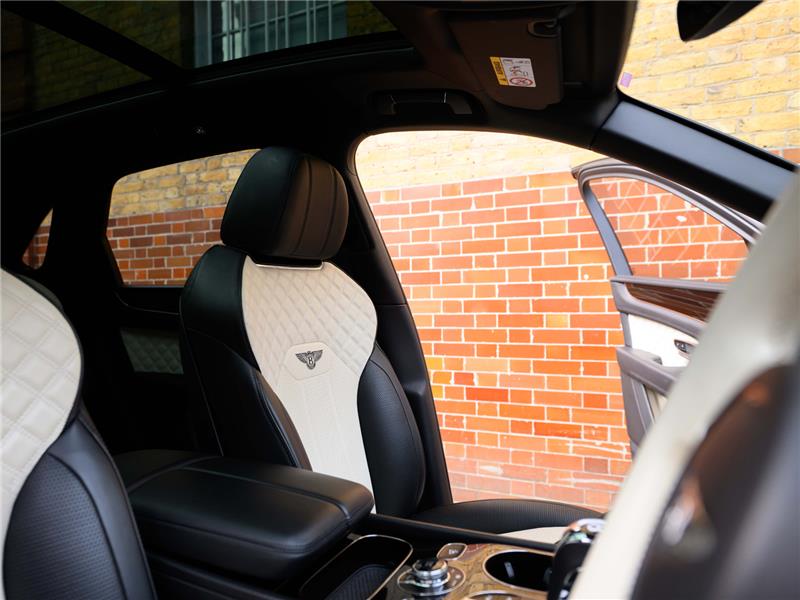 2021 Bentley Bentayga Hybrid