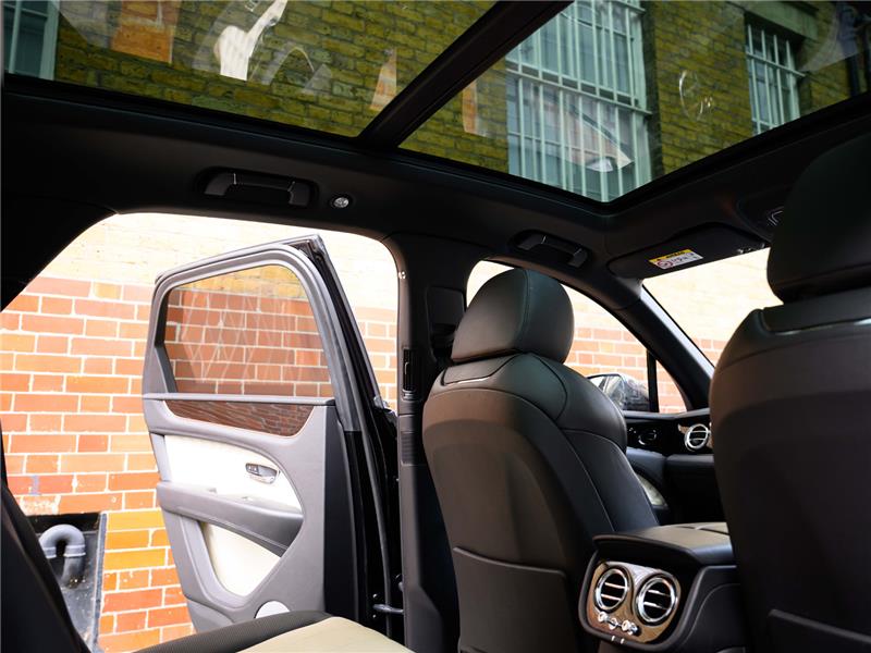 2021 Bentley Bentayga Hybrid