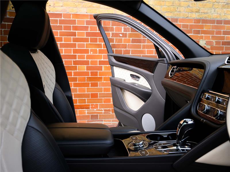 2021 Bentley Bentayga Hybrid