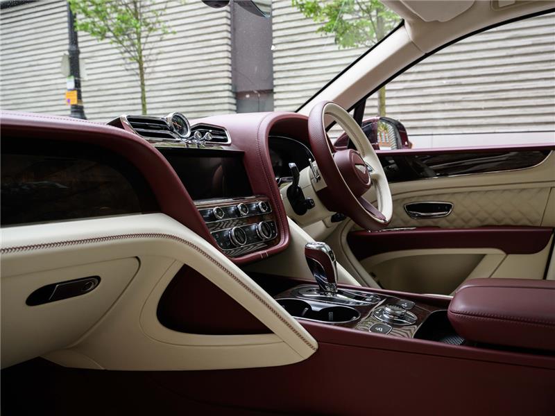 2024 Bentley Bentayga Azure V8