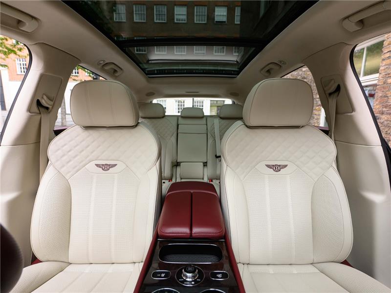 2024 Bentley Bentayga Azure V8