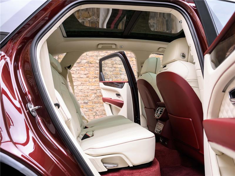 2024 Bentley Bentayga Azure V8