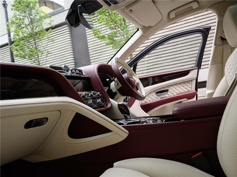 2024 Bentley Bentayga Azure V8