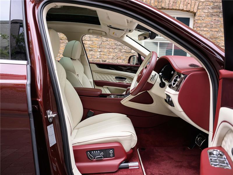 2024 Bentley Bentayga Azure V8