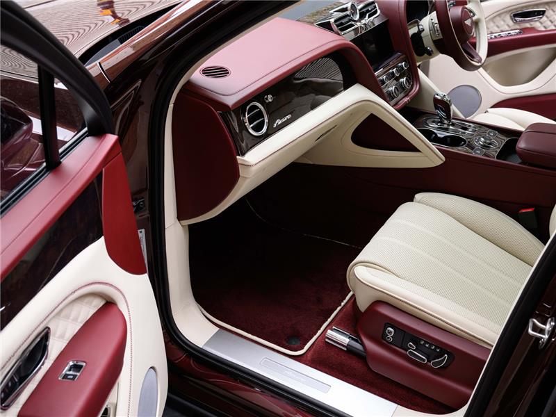 2024 Bentley Bentayga Azure V8