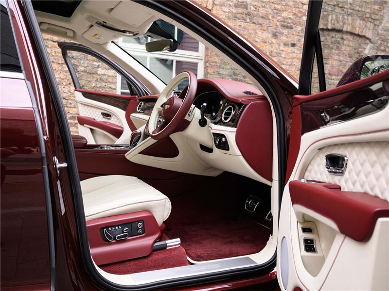 2024 Bentley Bentayga Azure V8