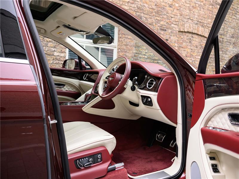 2024 Bentley Bentayga Azure V8