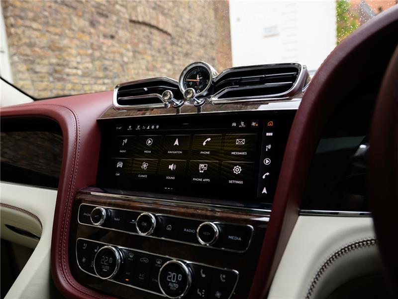 2024 Bentley Bentayga Azure V8