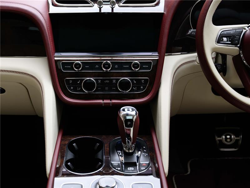2024 Bentley Bentayga Azure V8