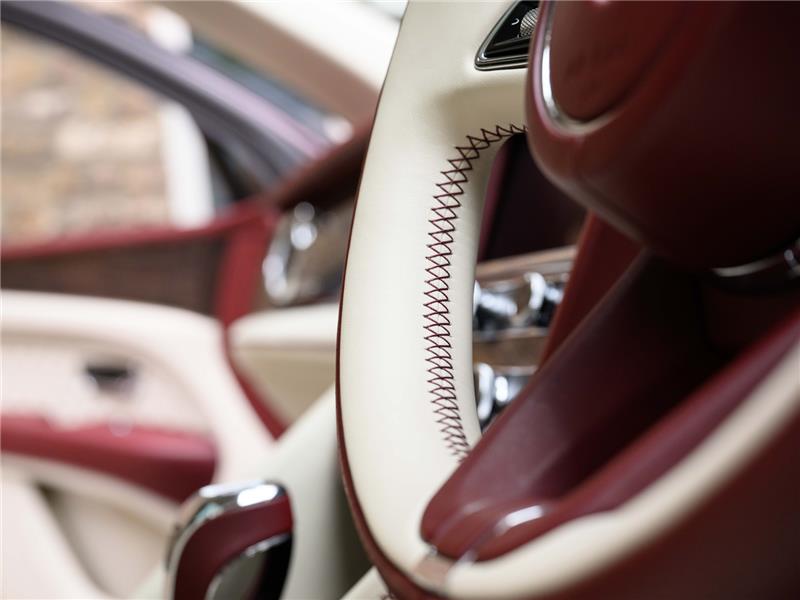 2024 Bentley Bentayga Azure V8