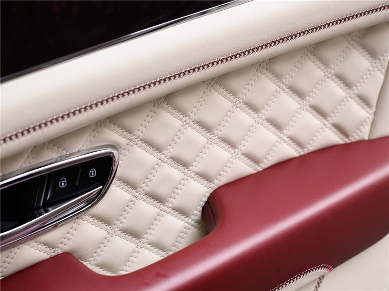 2024 Bentley Bentayga Azure V8