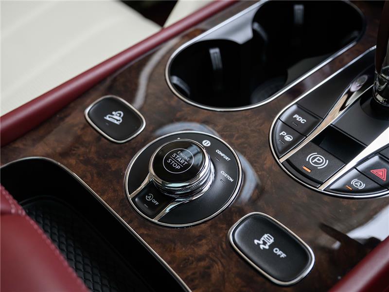 2024 Bentley Bentayga Azure V8