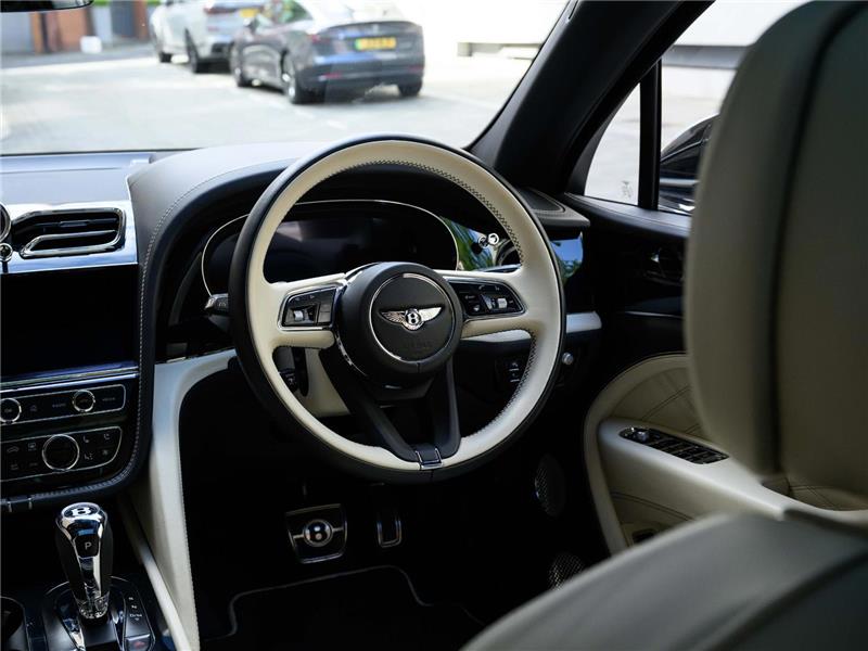 2023 Bentley Bentayga 4.0 V8 Azure EWB LWB