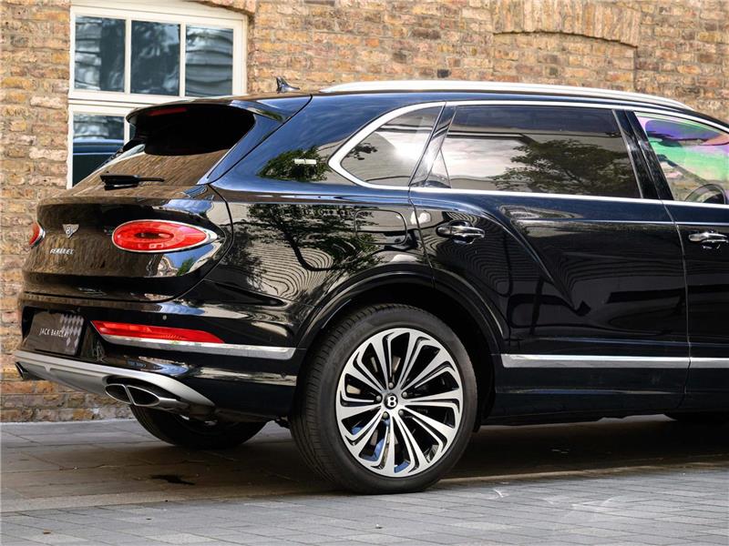 2023 Bentley Bentayga 4.0 V8 Azure EWB LWB