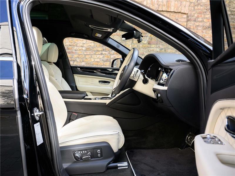 2023 Bentley Bentayga 4.0 V8 Azure EWB LWB