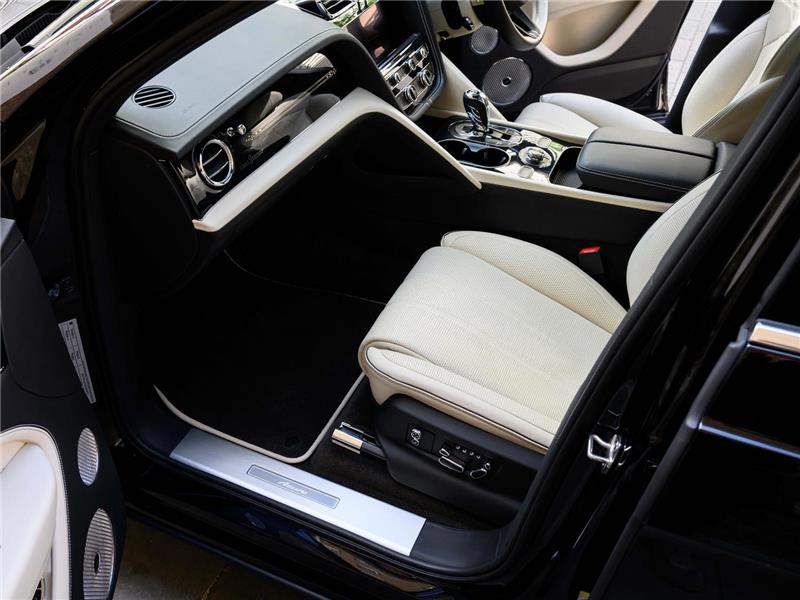 2023 Bentley Bentayga 4.0 V8 Azure EWB LWB