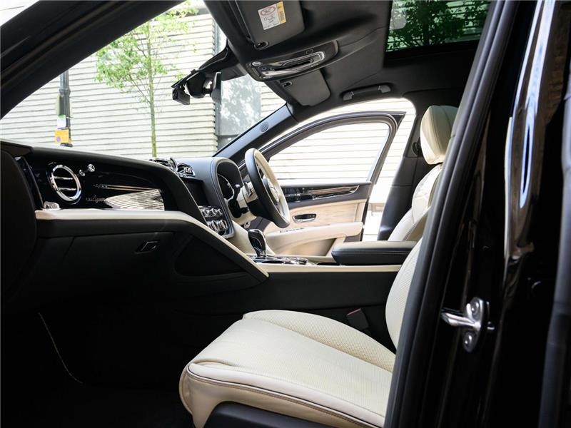2023 Bentley Bentayga 4.0 V8 Azure EWB LWB