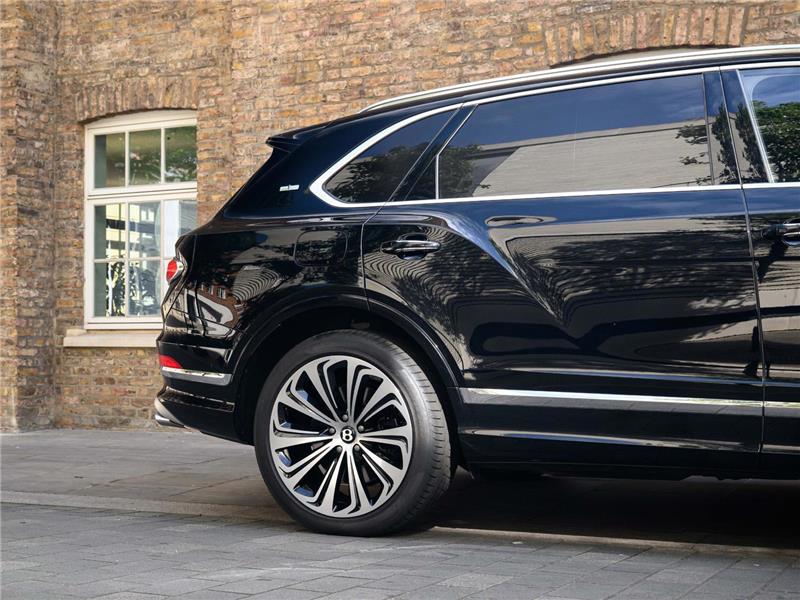 2023 Bentley Bentayga 4.0 V8 Azure EWB LWB