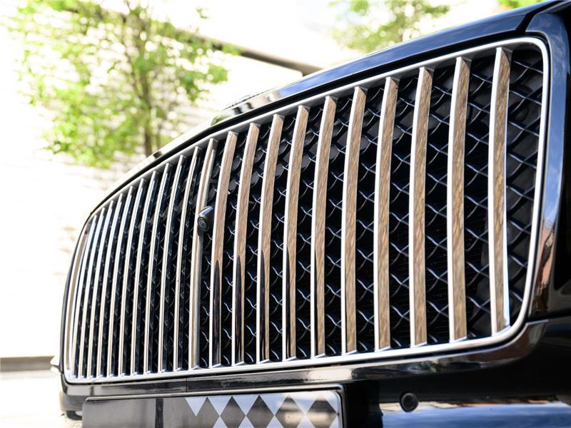 2023 Bentley Bentayga 4.0 V8 Azure EWB LWB