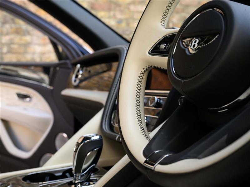 2023 Bentley Bentayga 4.0 V8 Azure EWB LWB