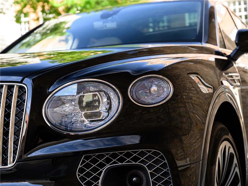 2023 Bentley Bentayga 4.0 V8 Azure EWB LWB