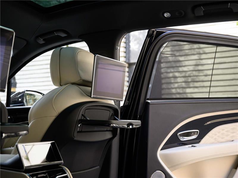 2023 Bentley Bentayga 4.0 V8 Azure EWB LWB