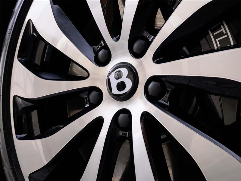 2026 Bentley Flying Spur Azure Hybrid