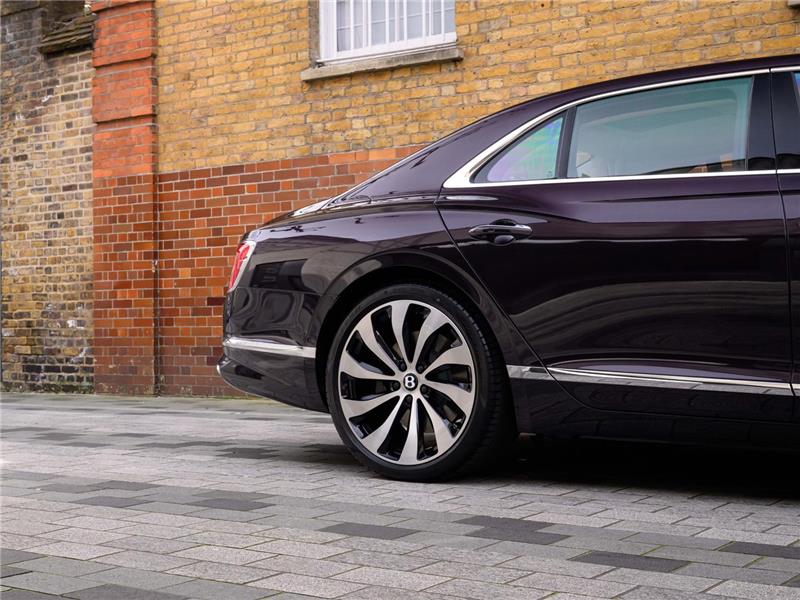 2026 Bentley Flying Spur Azure Hybrid